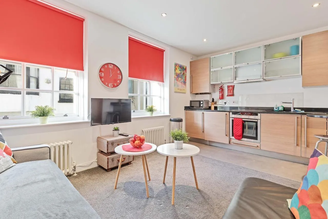 Majestic Mews Apartment With Free Parking - By My Getaways