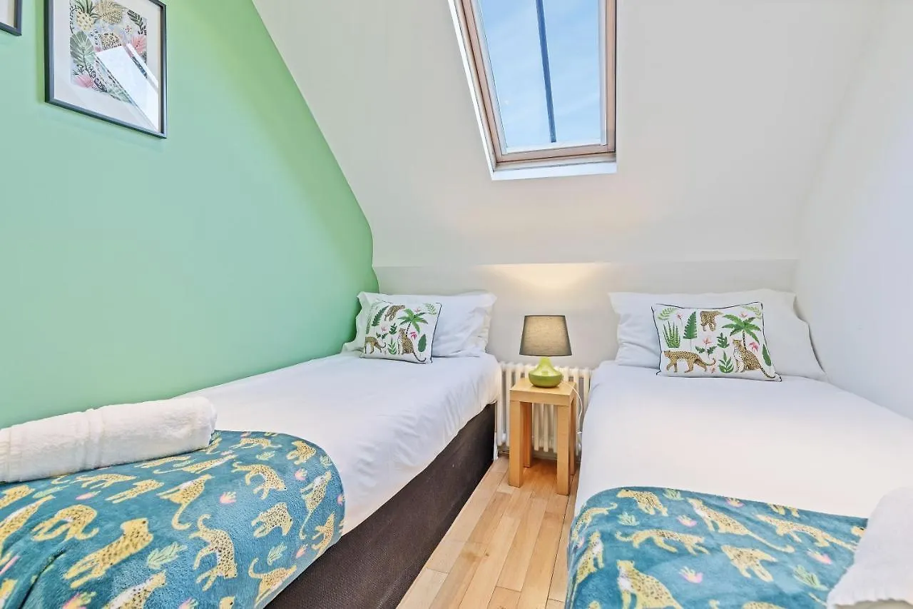 Majestic Mews Apartment With Free Parking - By My Getaways Brighton