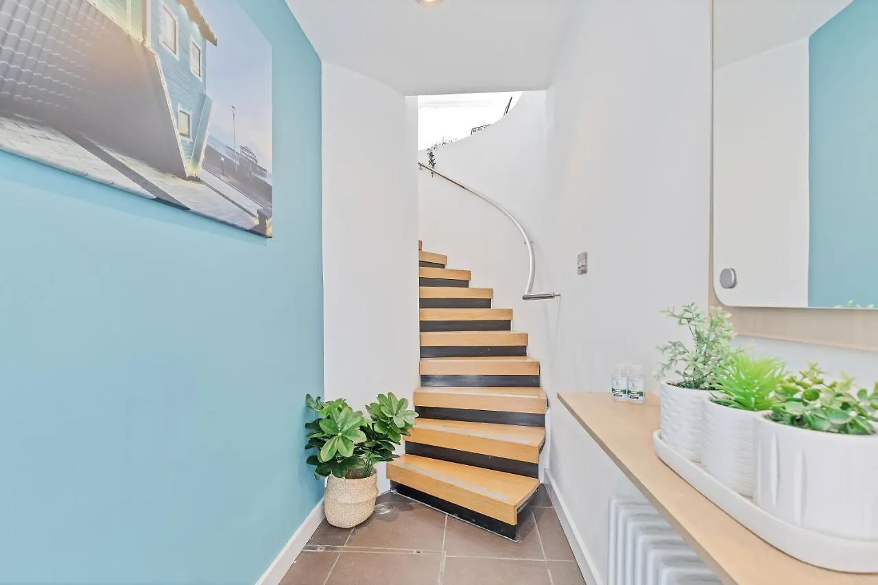 Majestic Mews Apartment With Free Parking - By My Getaways Brighton