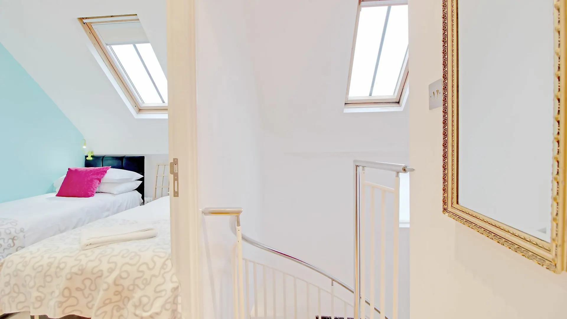 Majestic Mews Apartment With Free Parking - By My Getaways Brighton